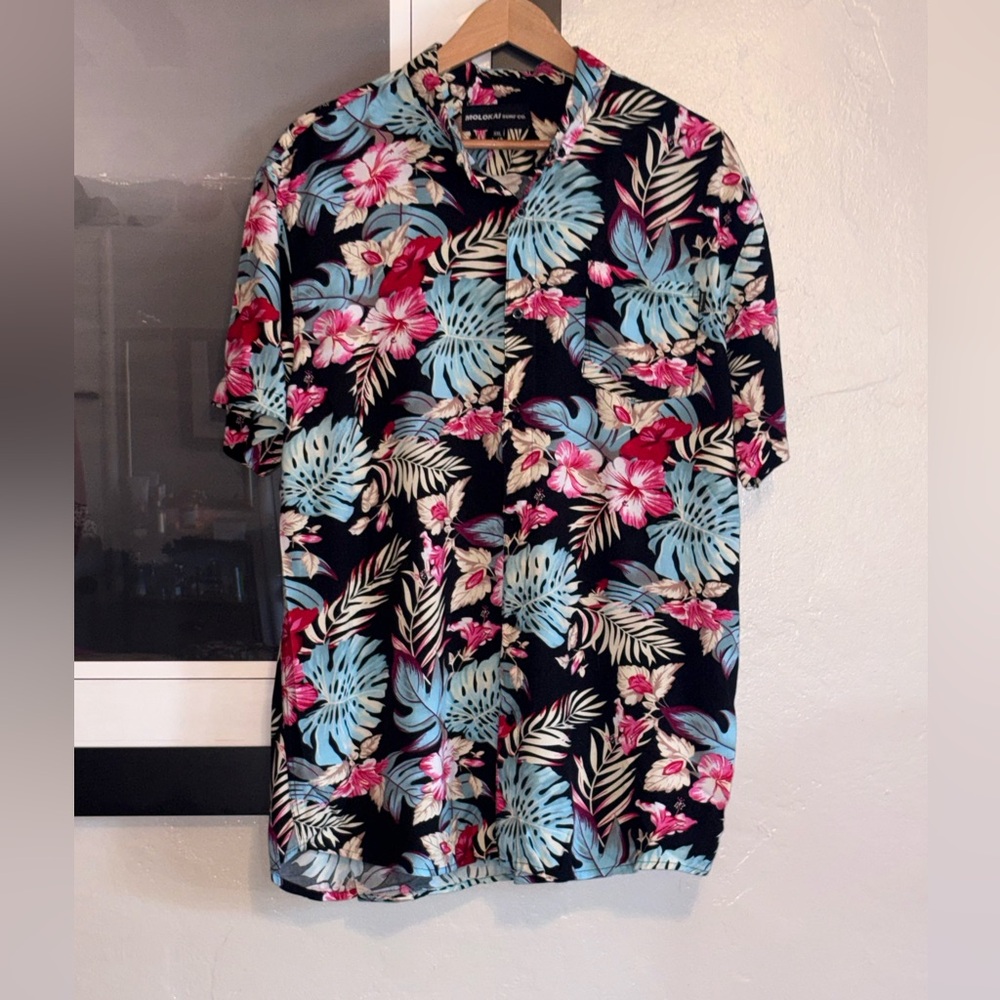 Molokai Hawaiian  Men's Shirt